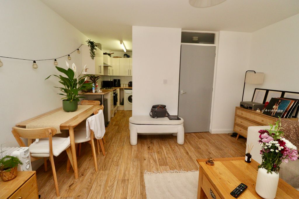 Property photo 2 of 9 Img_5068