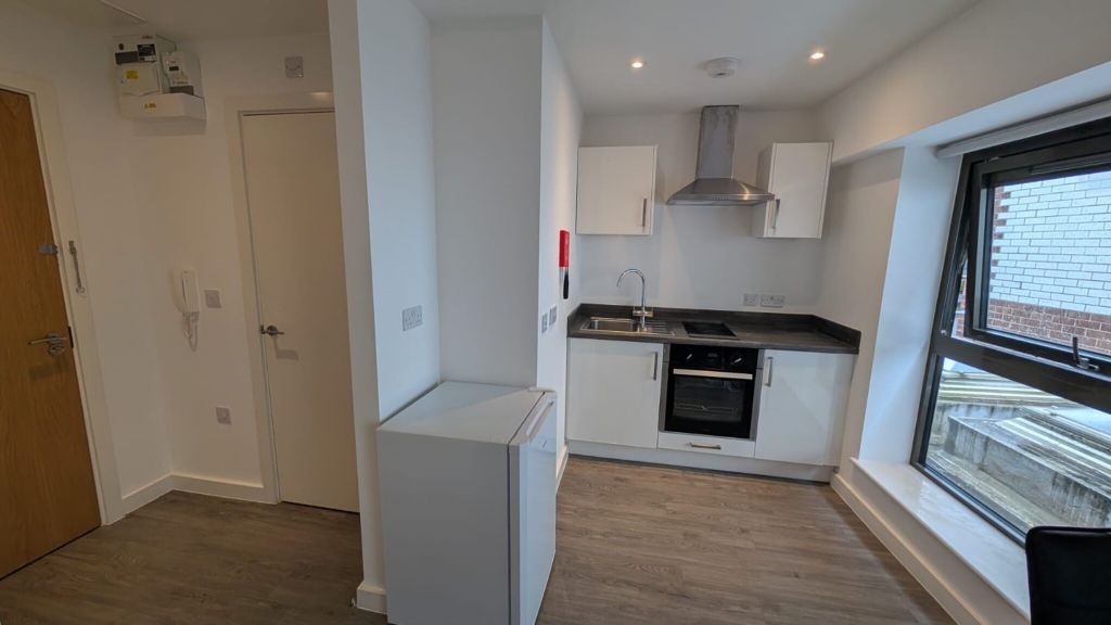 Property photo 2 of 14 Kitchen