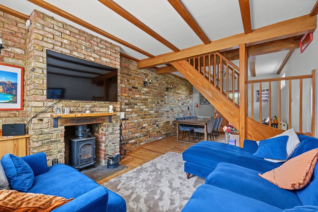 Property photo 3 of 25 5694518