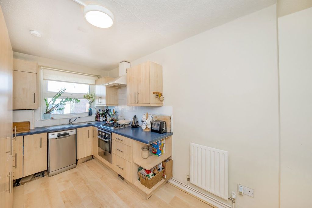Property photo 2 of 5
