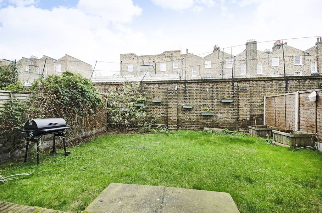 Property photo 3 of 10