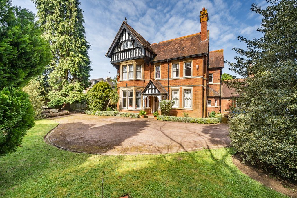 Property photo 1 of 19