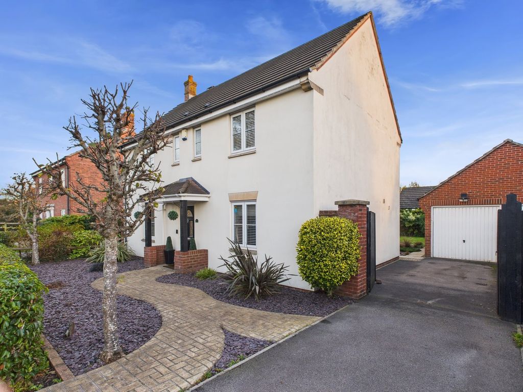 Property photo 1 of 31