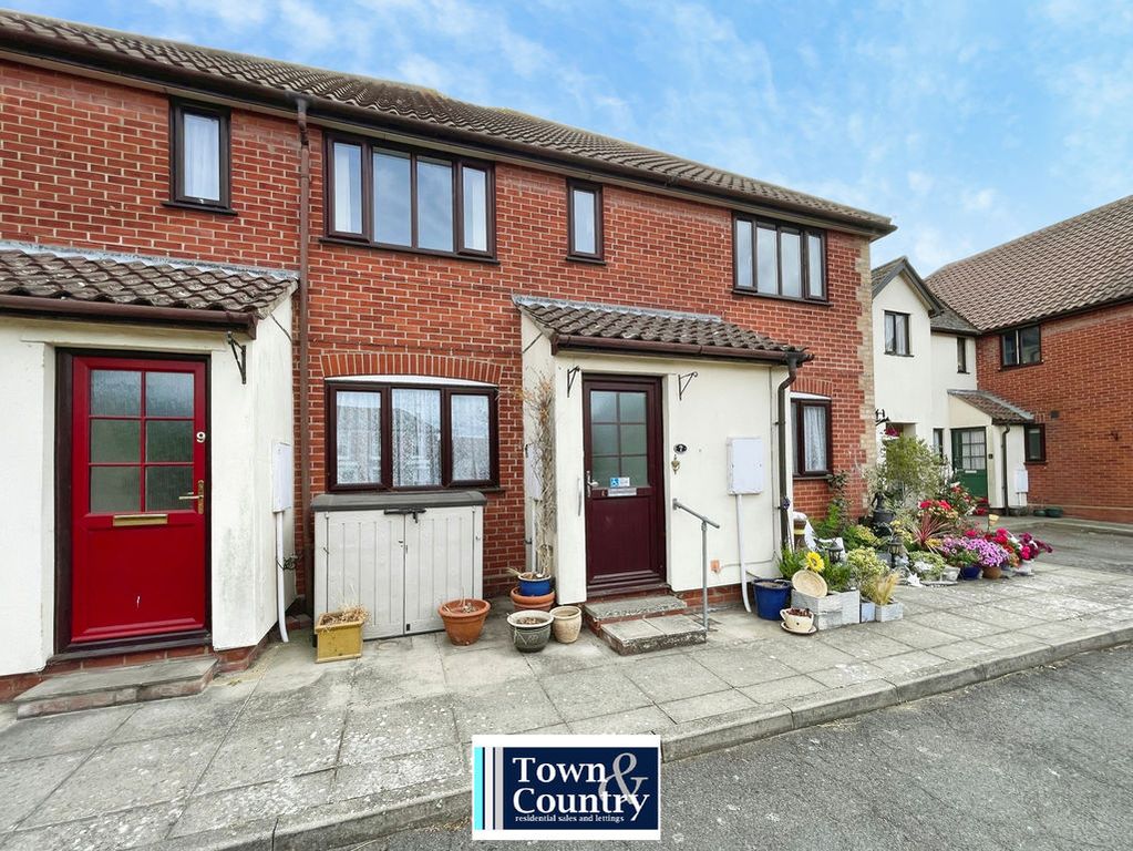 Property photo 1 of 10 St James Court