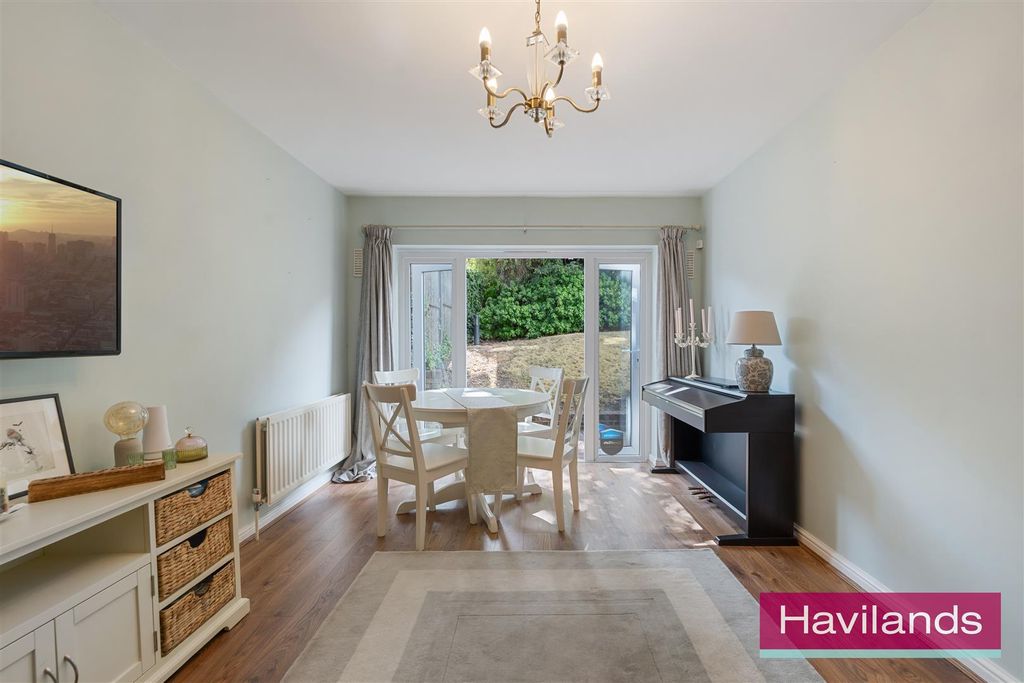 Property photo 2 of 14 Moorland Court-7.Jpg
