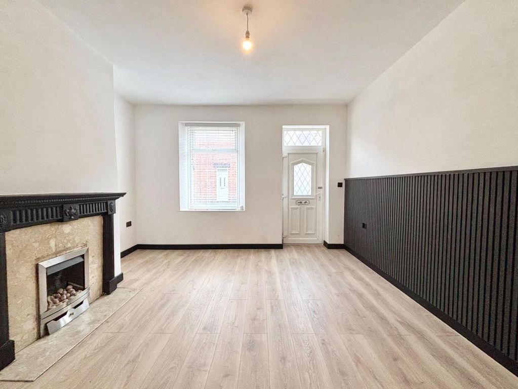 Property photo 3 of 11 6B0B908c-710A-48A3-B95B-1d6d7Bfa6237.Jpeg