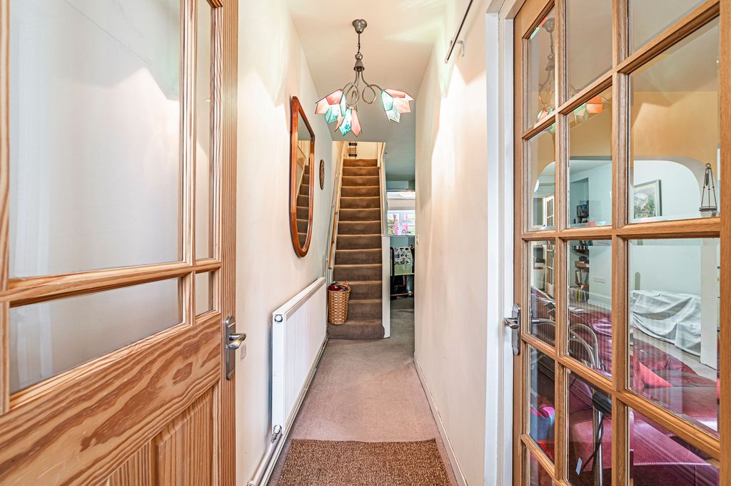 Property photo 2 of 31