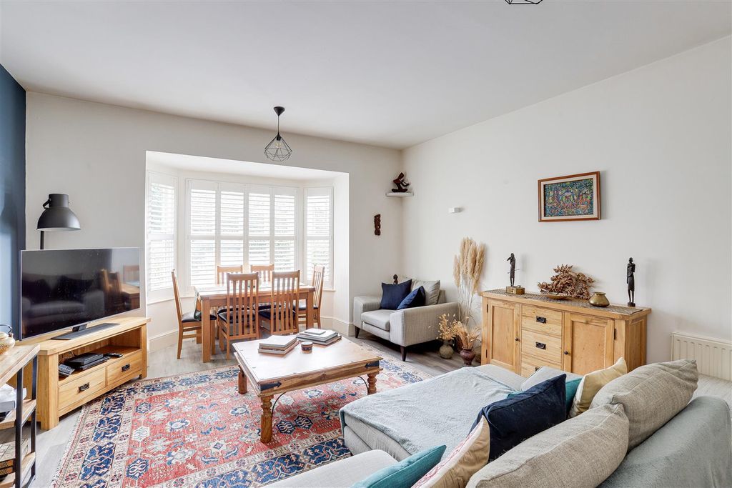 Property photo 2 of 16 2842.Jpg