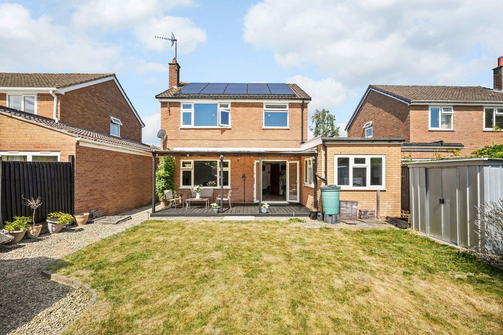 Property photo 2 of 31