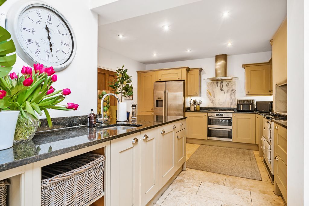 Property photo 3 of 22