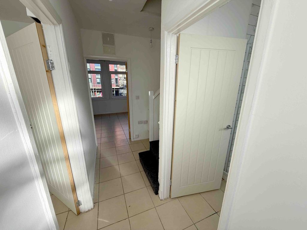 Property photo 2 of 11 Gallery