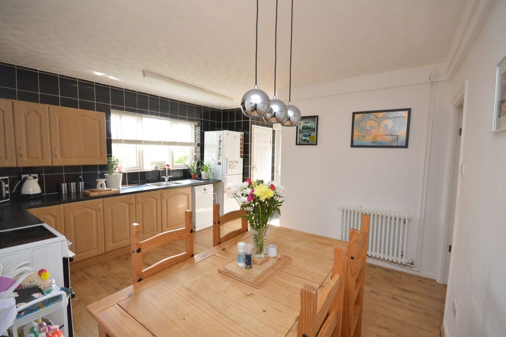 Property photo 3 of 24 3 - Kitchen/Breakfast