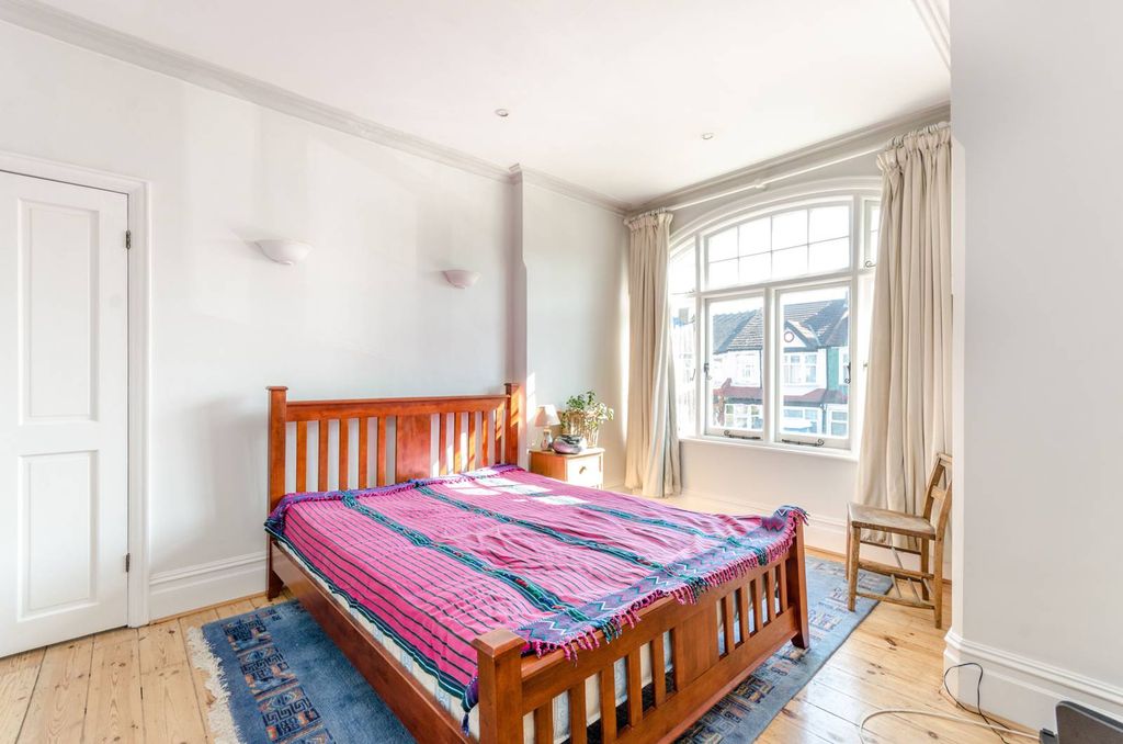 Property photo 2 of 6