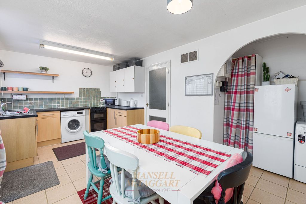 Property photo 3 of 21