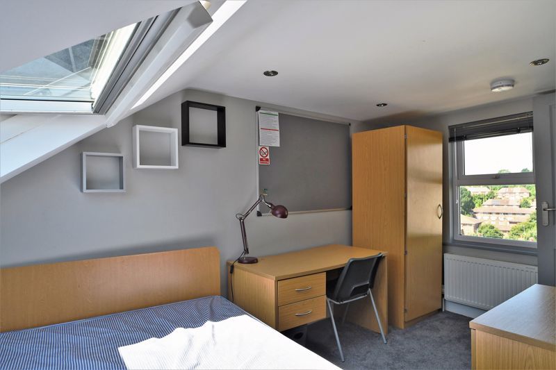 Property photo 3 of 13 Photo 6