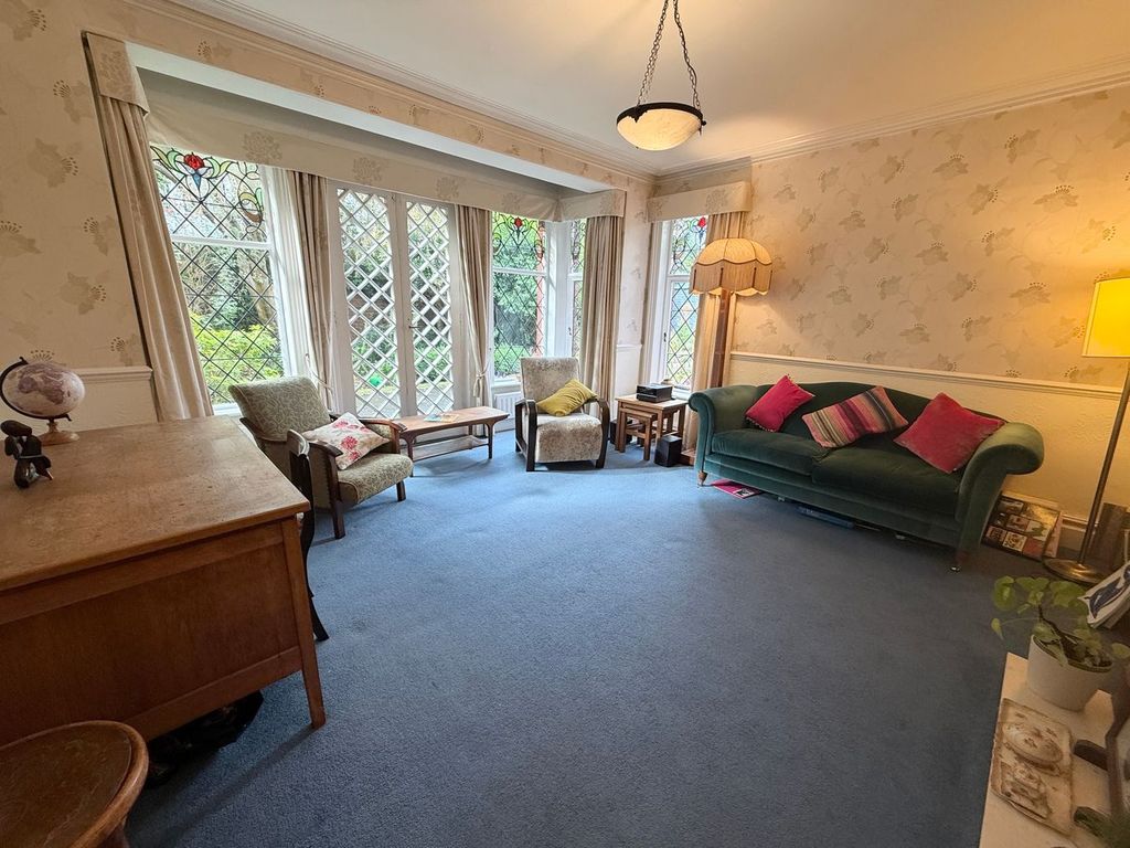 Property photo 3 of 34