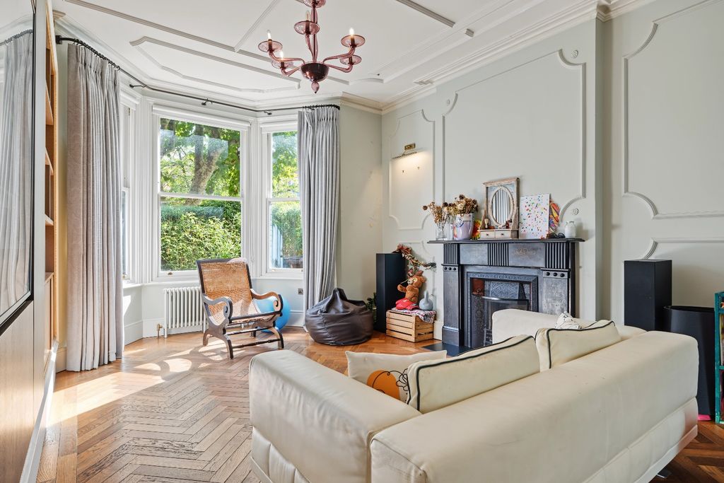 Property photo 2 of 10 5360923