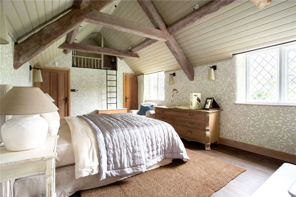 Property photo 2 of 26 Principal Bedroom