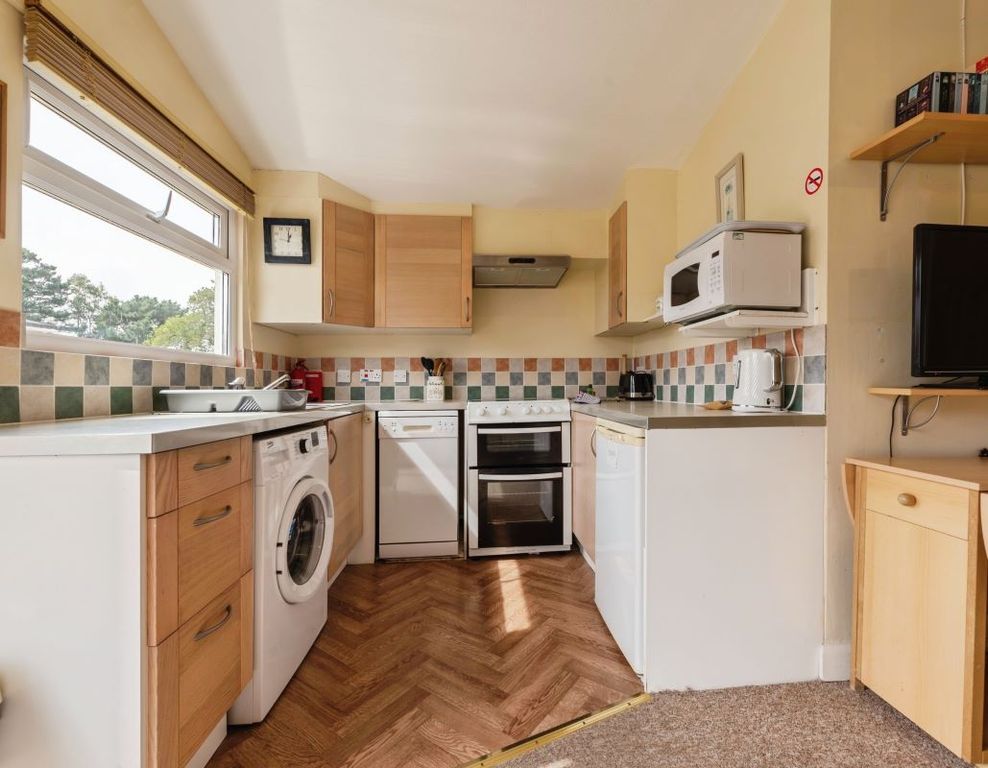 Property photo 2 of 6 Kitchen Area