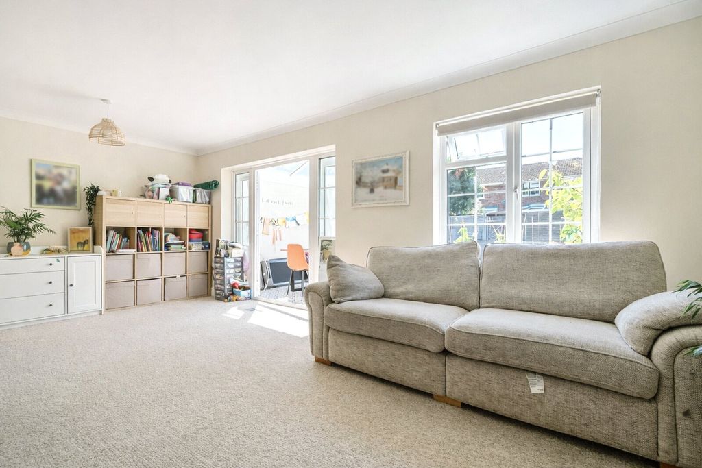 Property photo 3 of 16 Picture No. 12