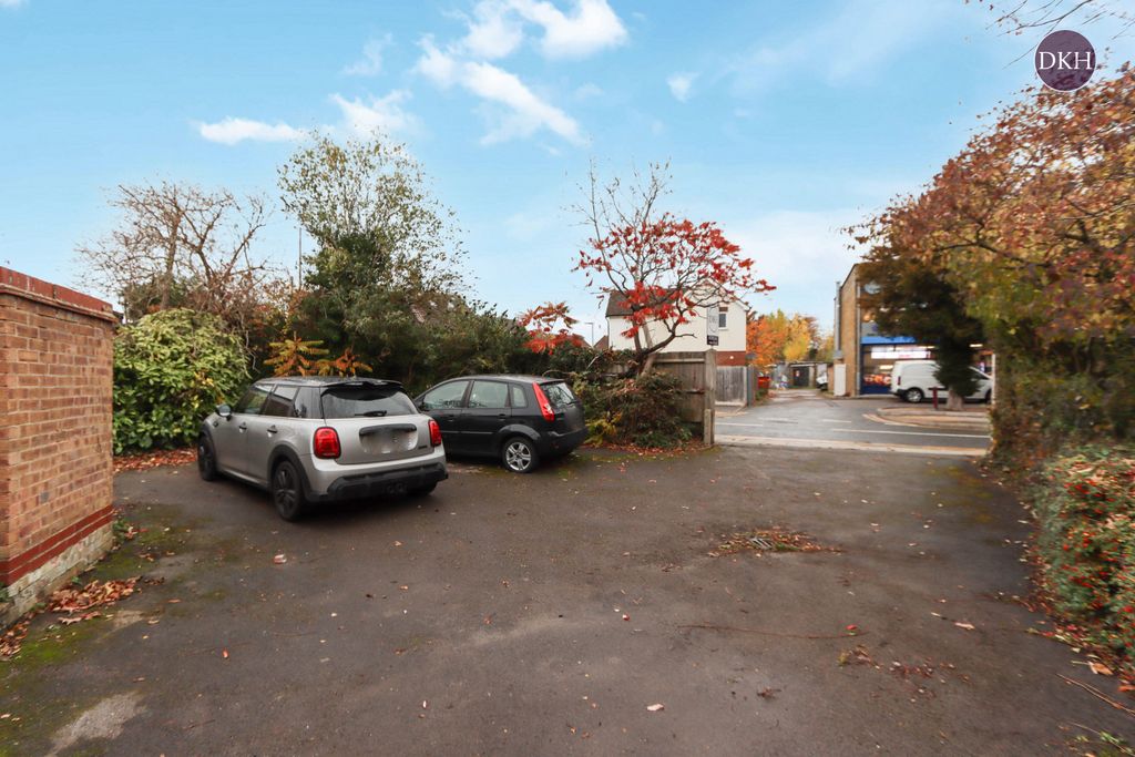 Property photo 2 of 10 Picture No. 12