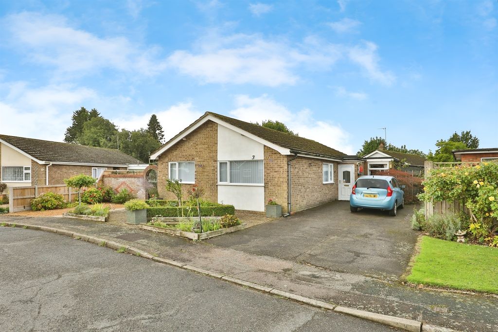 Property photo 2 of 17