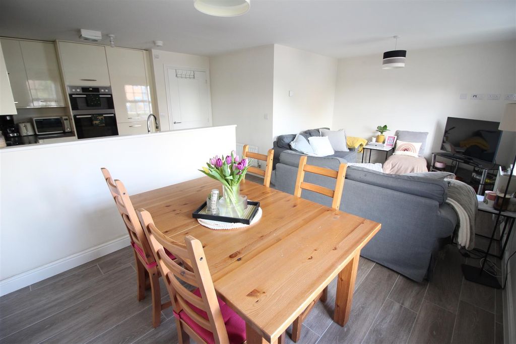 Property photo 3 of 12 Lounge/Diner/ Kitchen