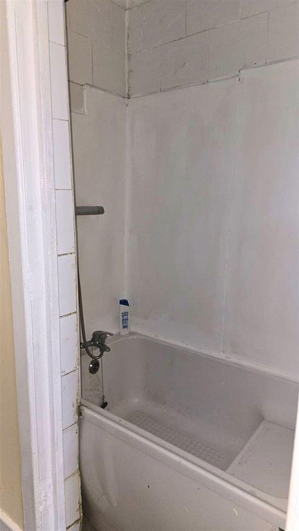 Property photo 2 of 7 6ee99541-Af74-48A6-9ee1-0402E2241Bd7.Jpg