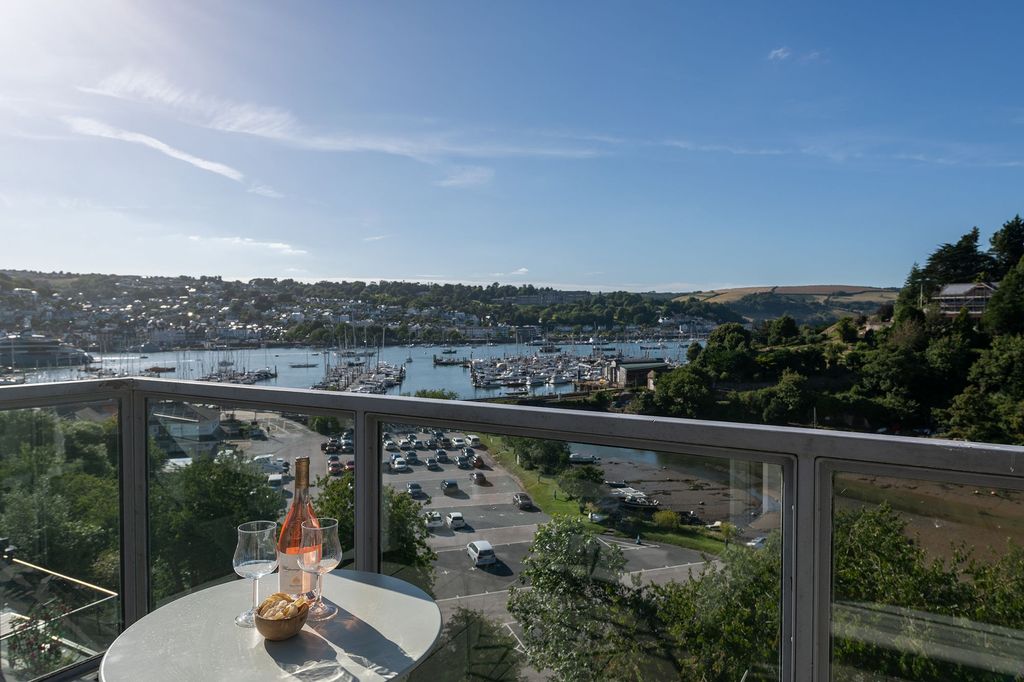 Property photo 2 of 10 5 Marina Court, Kingswear Bedroom 3 Balcony