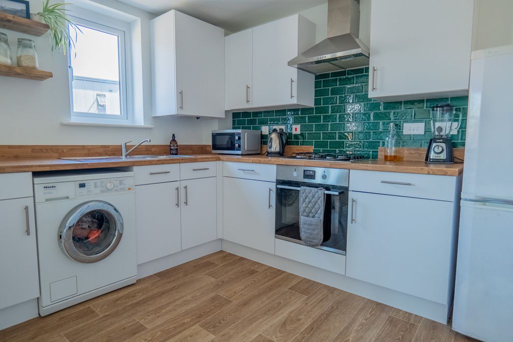 Additional image 5 of 2 bed flat to rentClos Y Rheilffordd, Barry CF62