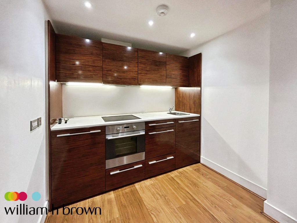 Property photo 2 of 8 Kitchen