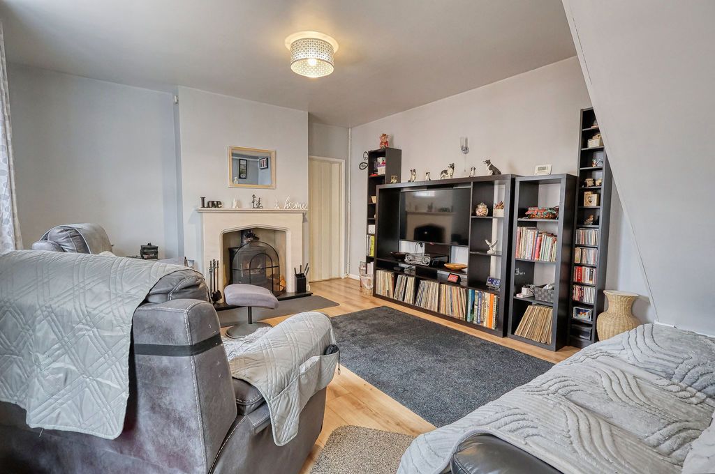 Property photo 2 of 14 Lounge