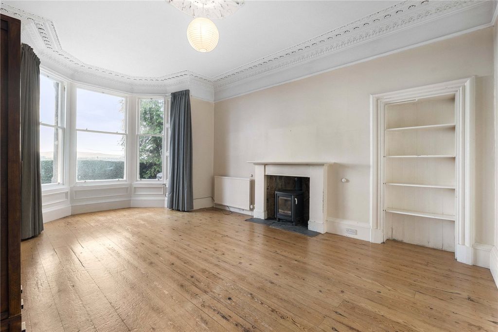 Property photo 3 of 39 West Road 28