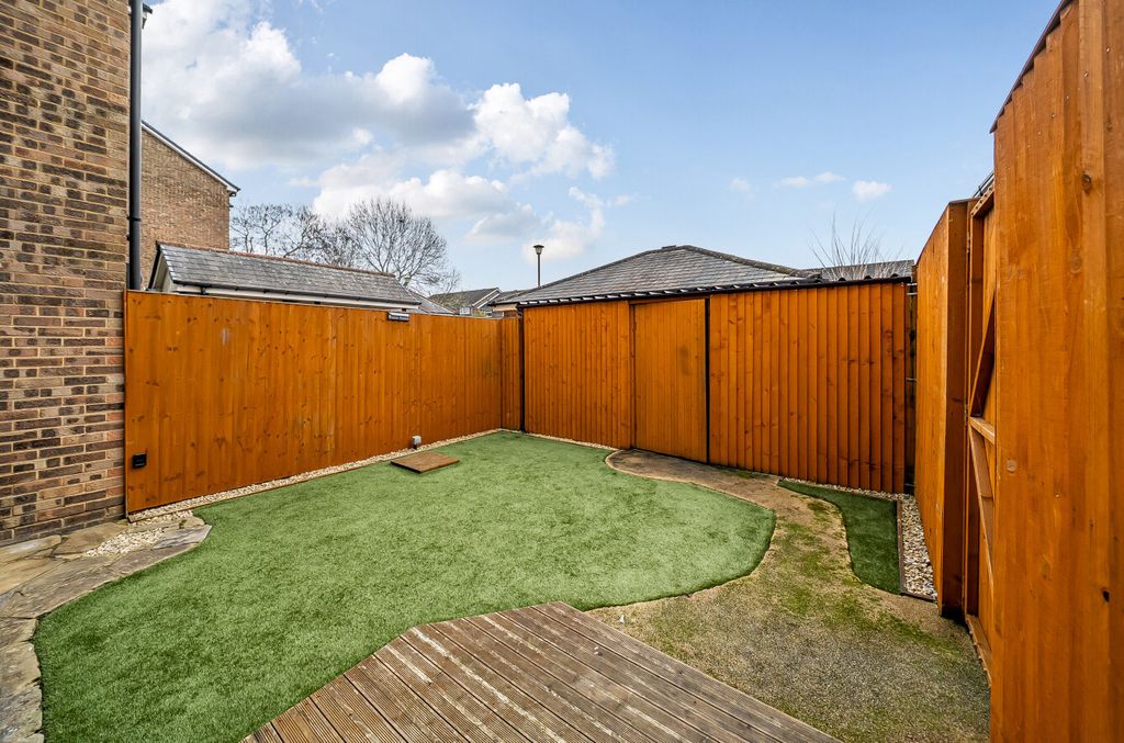 Property photo 2 of 10 1397197-12-6967B6...