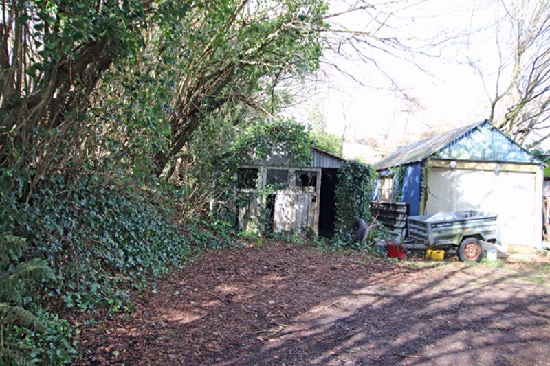 Property photo 2 of 8 Photo 4