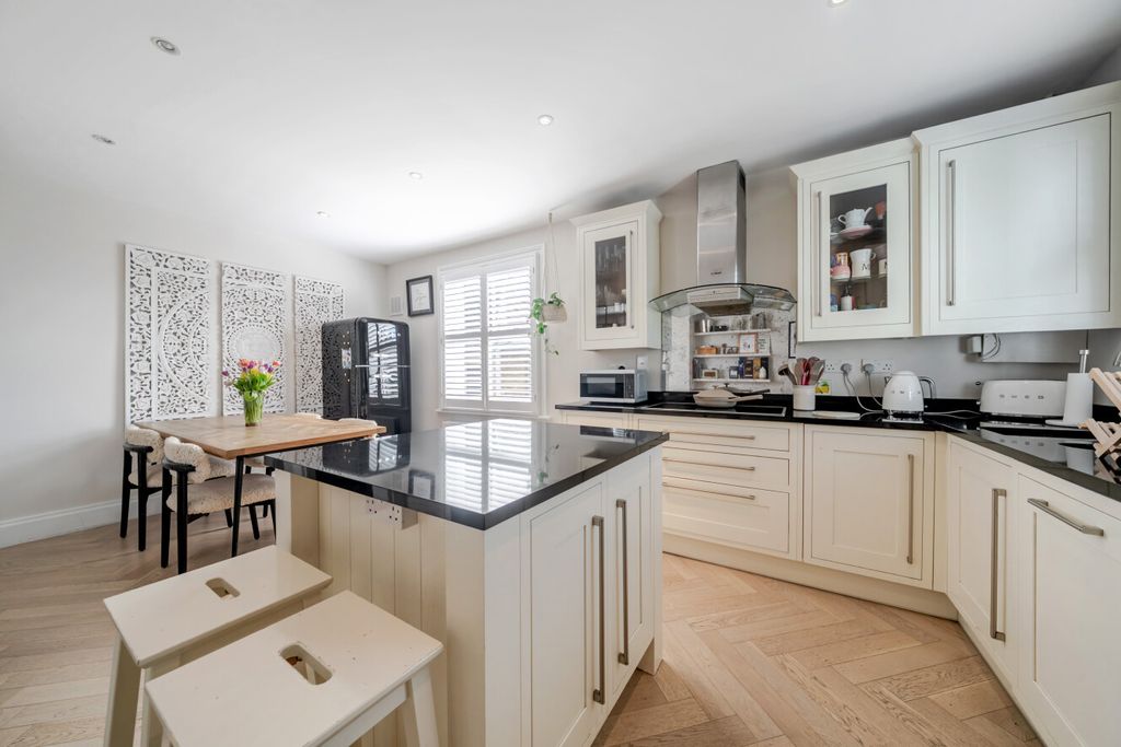 Property photo 1 of 15 1449326-18-69E8A3...