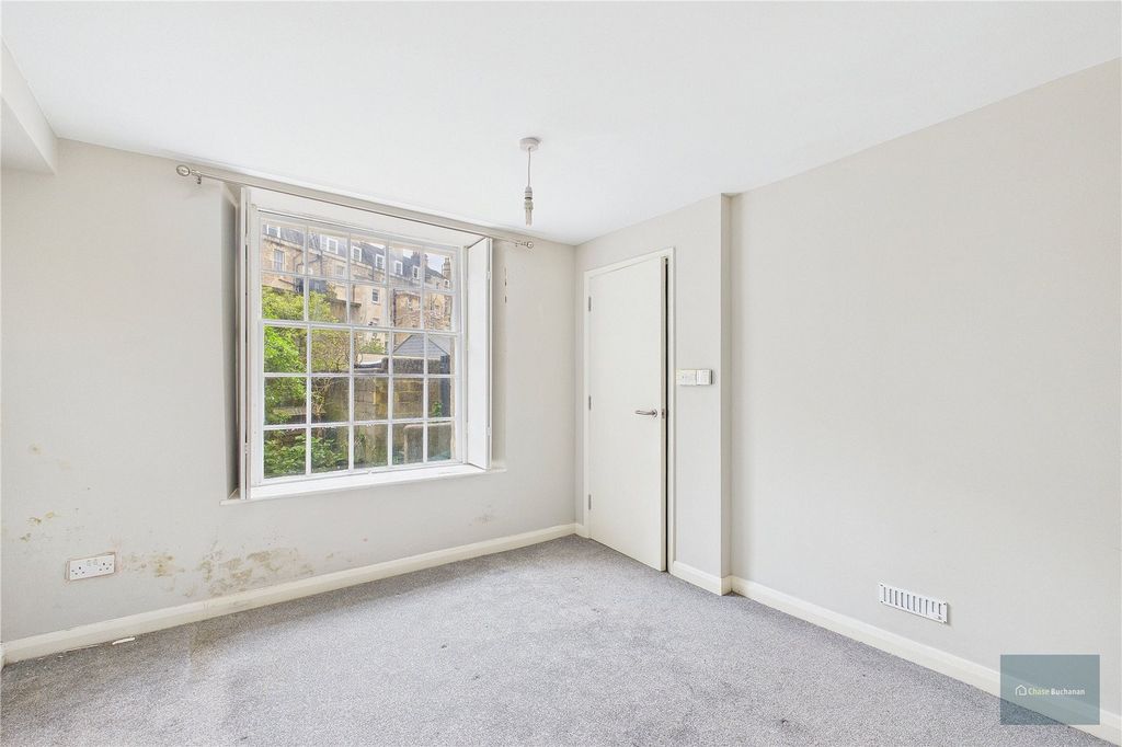 Property photo 2 of 7 Picture No. 01