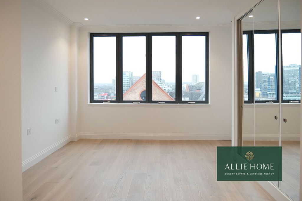 Property photo 3 of 24