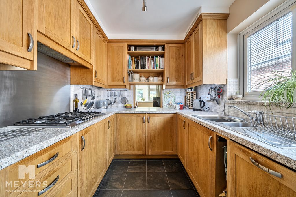 Property photo 3 of 23