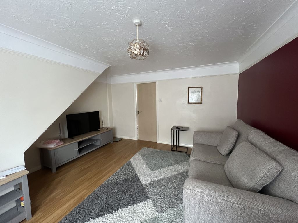 Property photo 3 of 11 Gallery