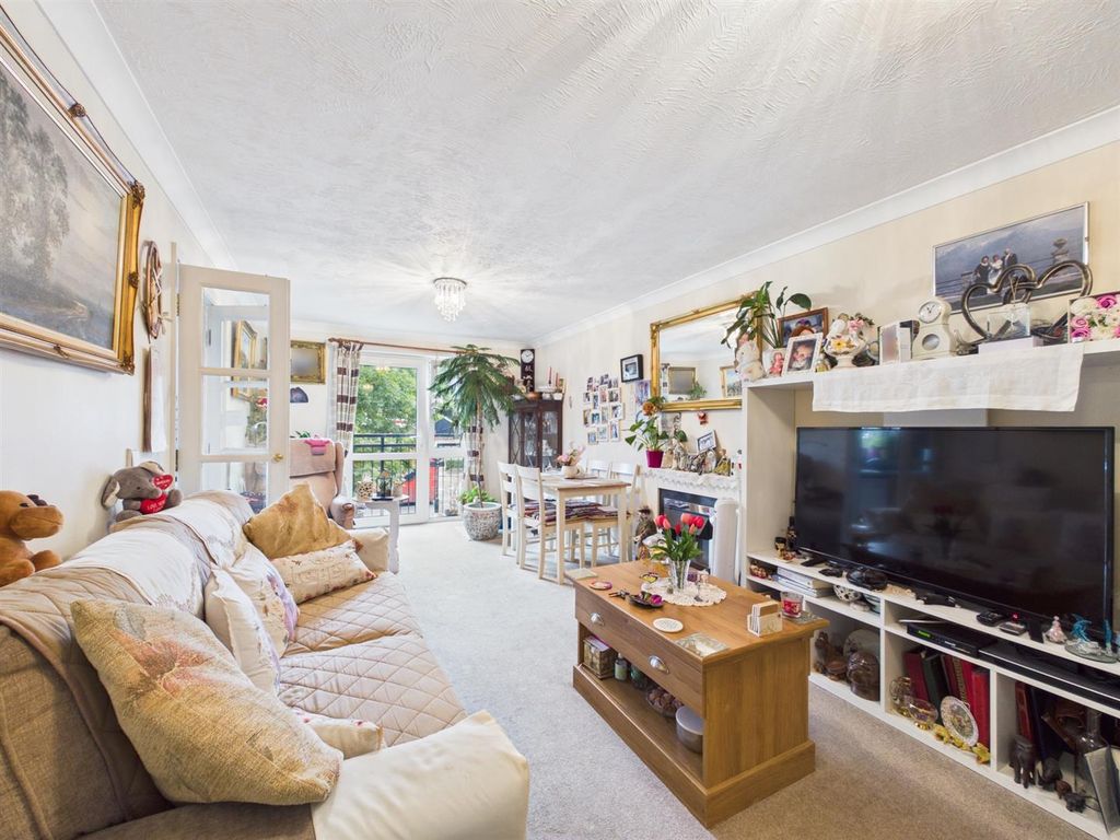 Property photo 2 of 12 Cam01563G0-Pr0323-Still005.Jpg