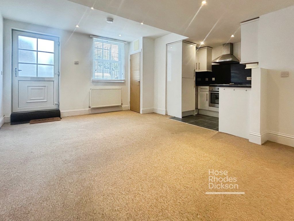 Property photo 3 of 8 Pbox-Img.Jpg
