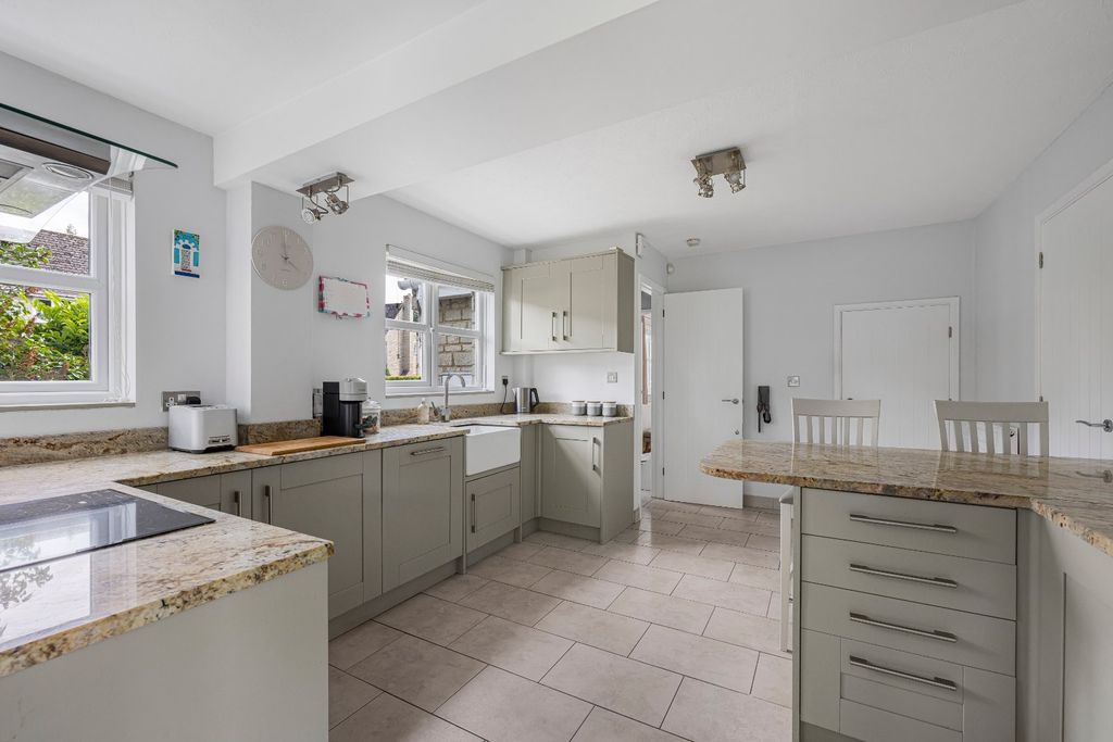 Property photo 3 of 35 Kitchen Breakfast Rm