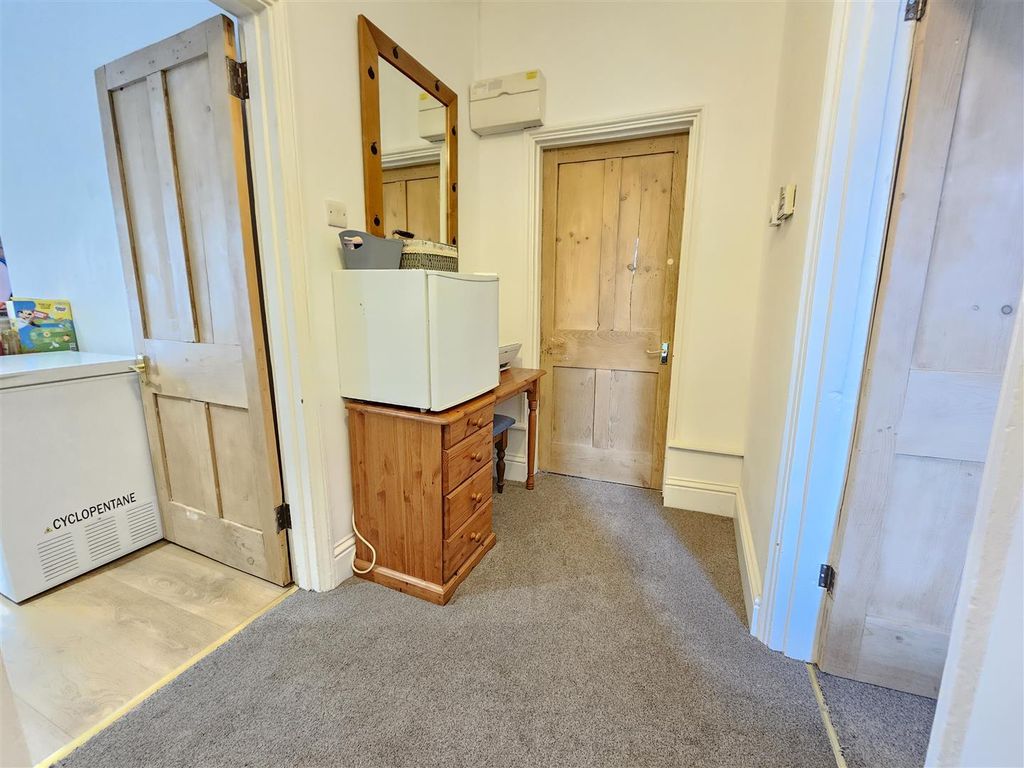 Property photo 2 of 12 Entrance Hall.Jpg