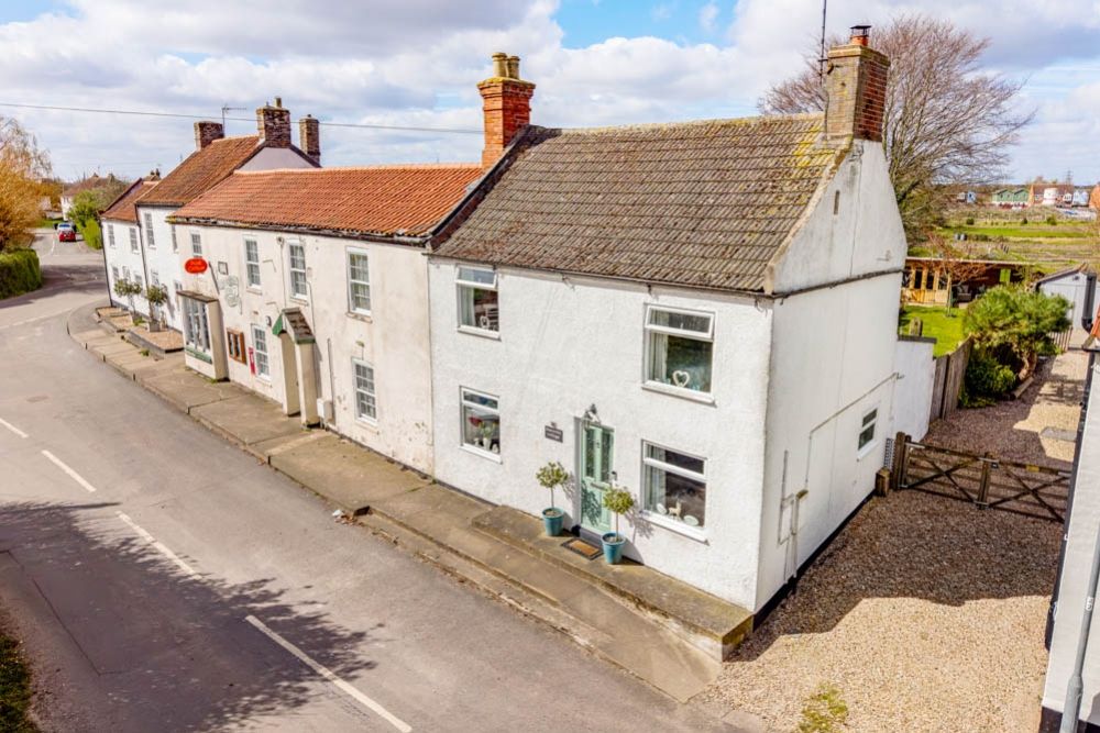 Property photo 1 of 31 Barmotte Cottage (Boston)-2