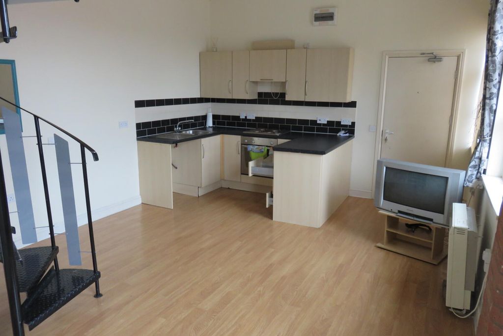 Property photo 3 of 6 Kitchen