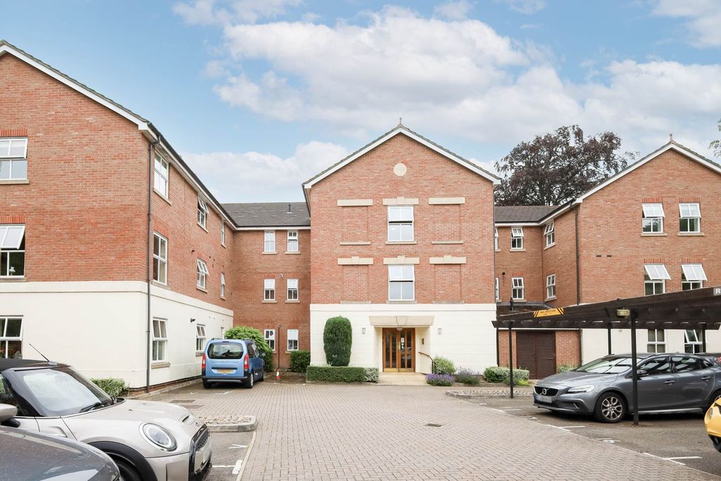 Property photo 1 of 12