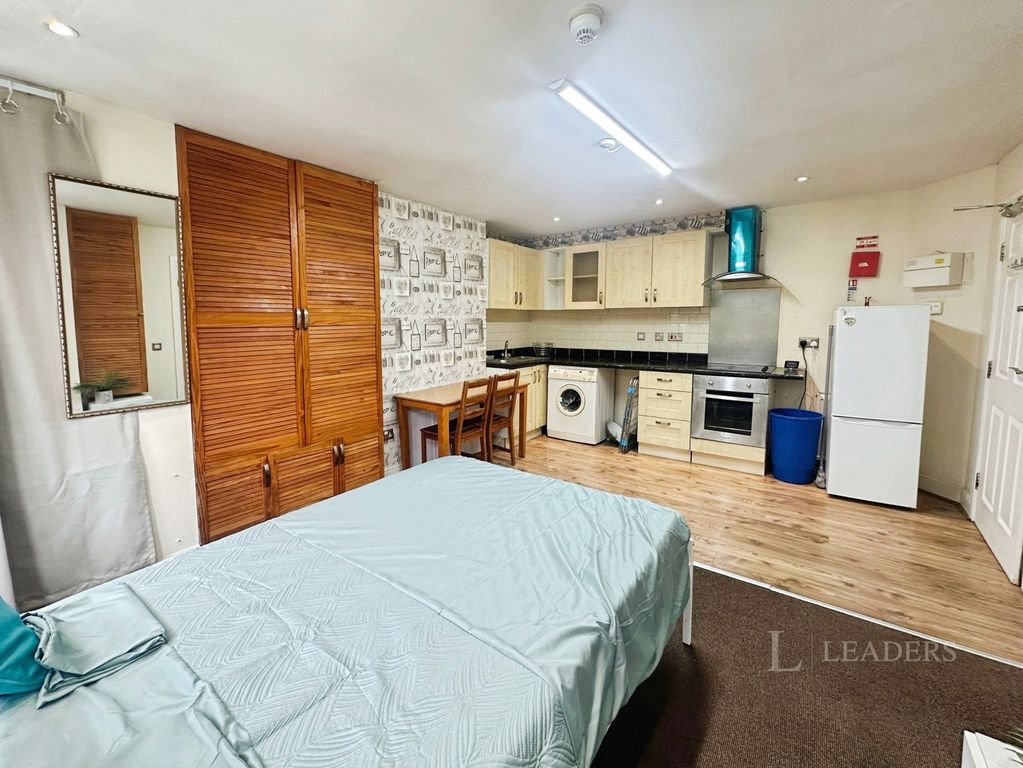 Property photo 3 of 9 Pbox-Img.Jpg
