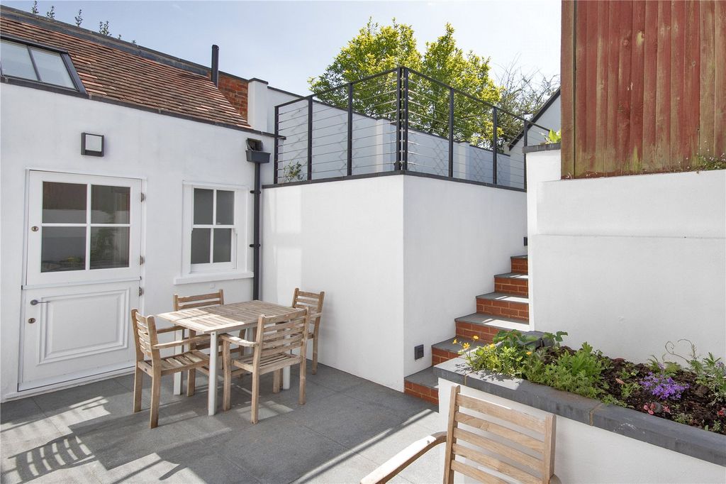 Additional image 4 of 5 bed terraced house for saleHigh Street, Oxted, Surrey RH8