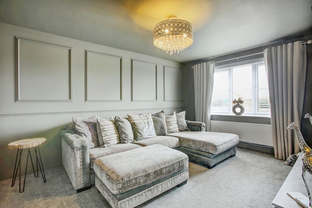 Property photo 2 of 19 Pbox-Img.Jpg